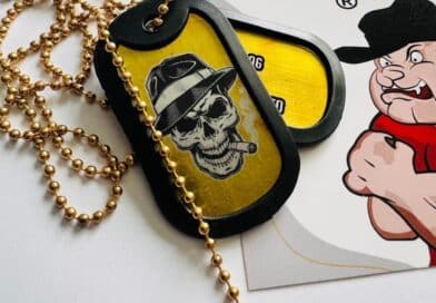 Dog Tag Dourada Personalizada com Corrente Dourada – Gravação em Aço Inox pela DogTagClan