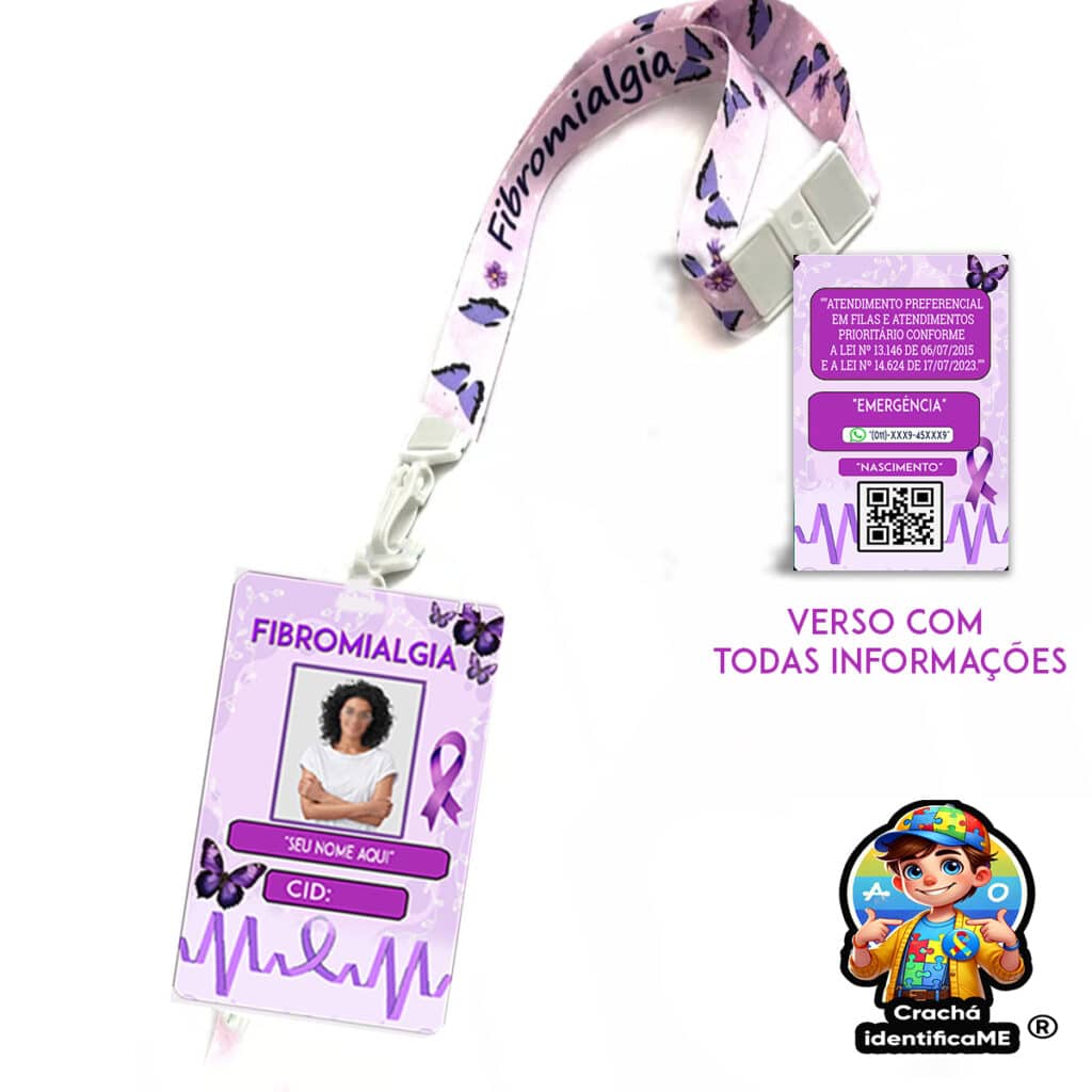 Crachá de identificação para fibromialgia com dados personalizados, cordão roxo e QR Code para informações médicas.