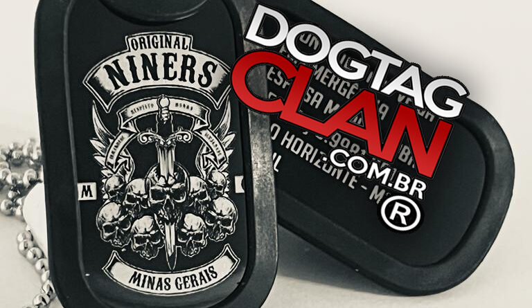 Dog tag personalizada para motoqueiros com gravação de nome, logo da equipe, tipo sanguíneo e contato de emergência, simbolizando irmandade, identidade e segurança na estrada.