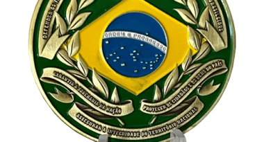 Moedas militares e challenge coins da DogTagClan, símbolos de honra, reconhecimento e memória institucional em 2026