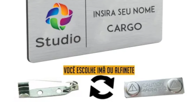 Crachá broche em aço inox personalizado com logomarca, nome e função para uniforme profissional com fixação por ímã ou alfinete