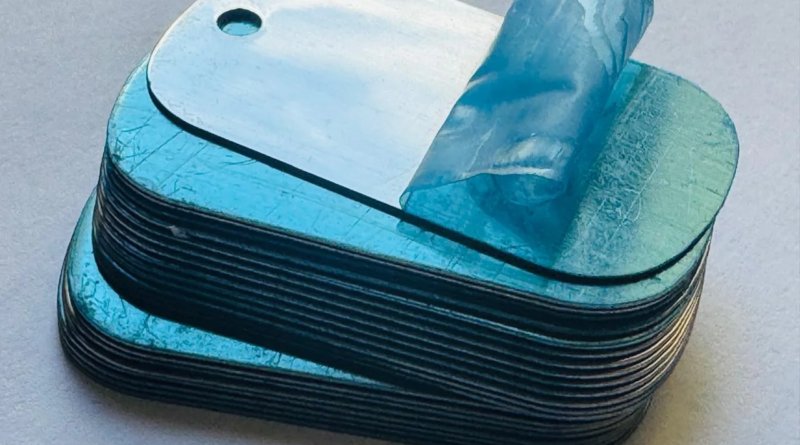 Placas Dog Tag para gravação em aço inox 304 sem gravação, ideais para personalização a laser e produção em lotes profissionais.