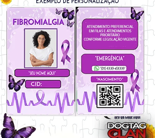 Crachá de identificação para fibromialgia com borboleta roxa, símbolo da dor invisível, contendo nome, QR Code e cordão para uso diário com mais segurança e empatia.