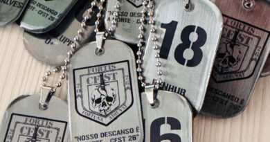 dog tag personalizada em São Paulo com entrega rápida gravação em aço inox com nome dados e corrente