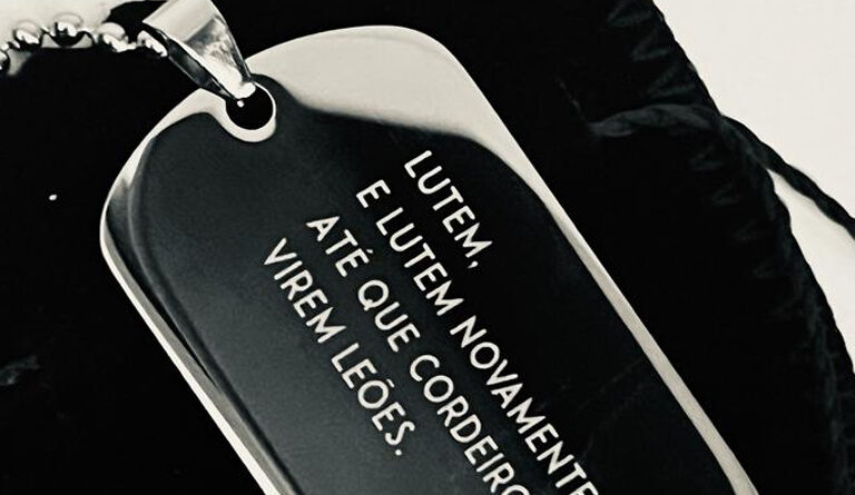 mais de 30 mil dog tags personalizadas criadas no brasil, exemplos reais de dog tag em aço inox que não apaga e não é laser