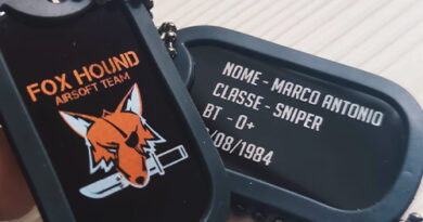 dog tag personalizada com imagem e dados gravados em aço inox com corrente militar